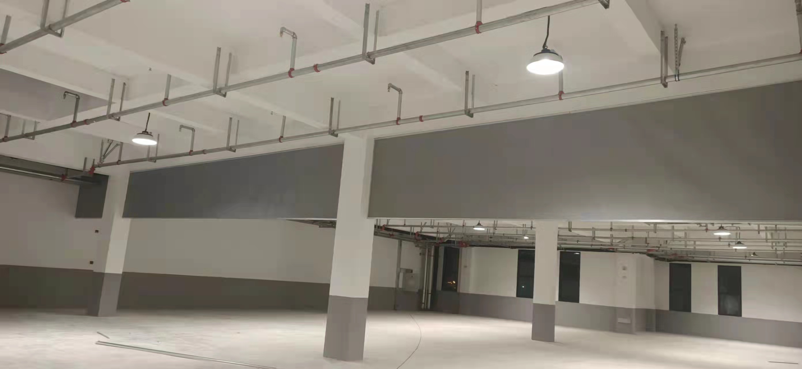 江蘇擋煙垂壁廠家介紹-不同材質(zhì)的擋煙垂壁在哪些場所適用？